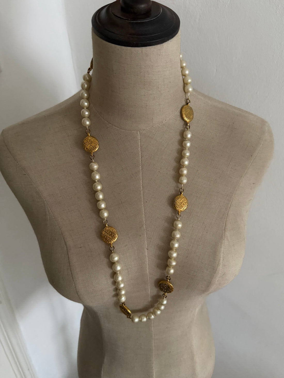 Chanel 80s Vintage Pearl Collier