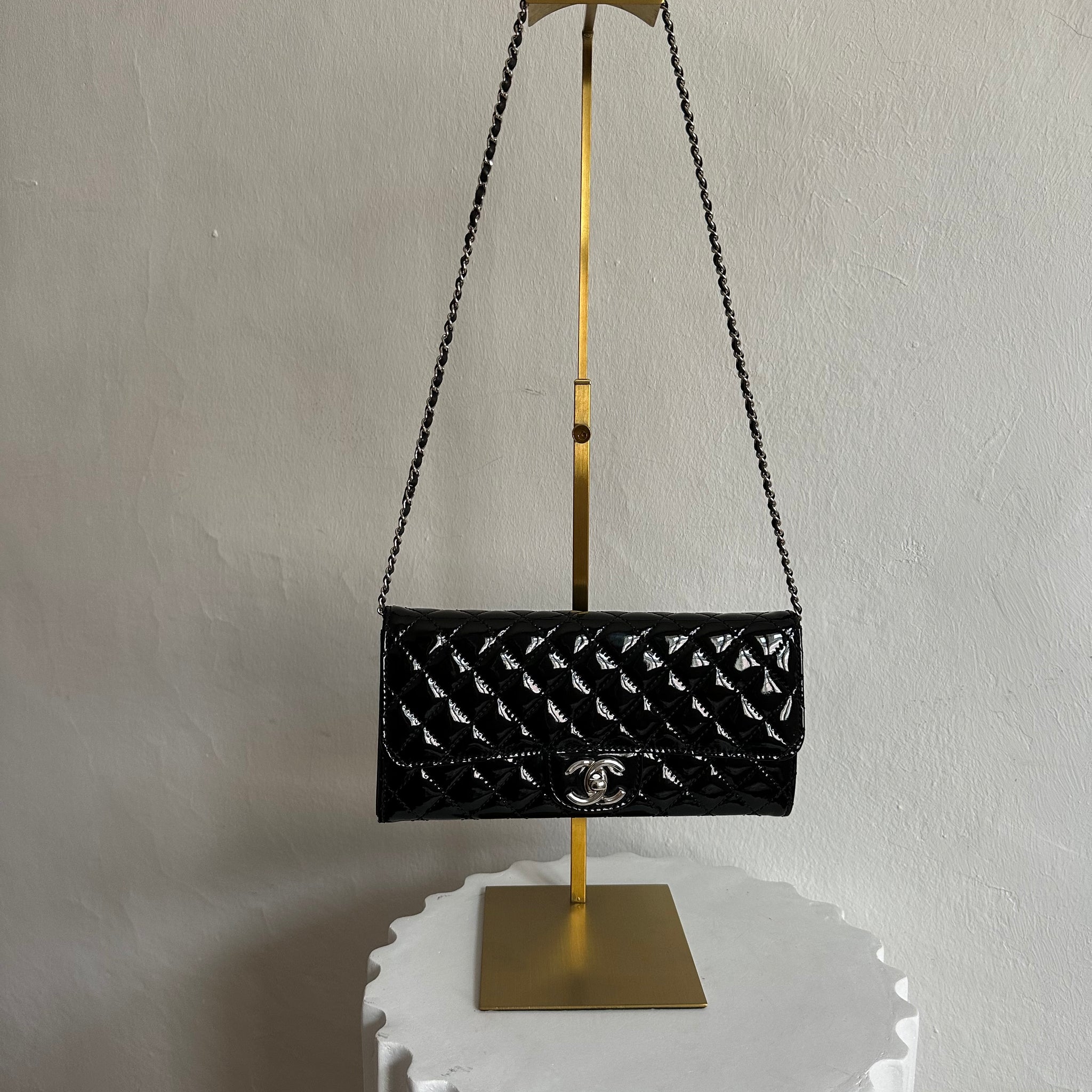 Chanel Classic Wallet on Chain