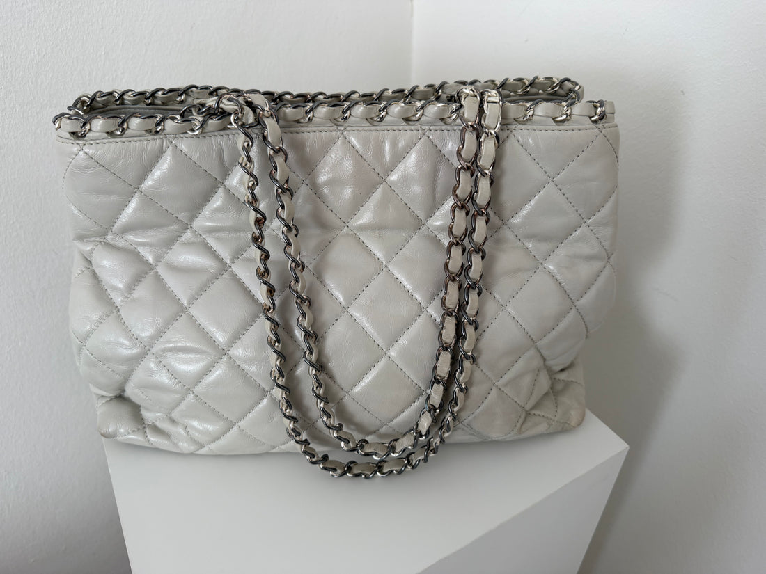 Chanel Vintage Chain Tote