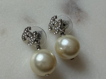 Chanel CC Logo Pearl Drop Earrings
