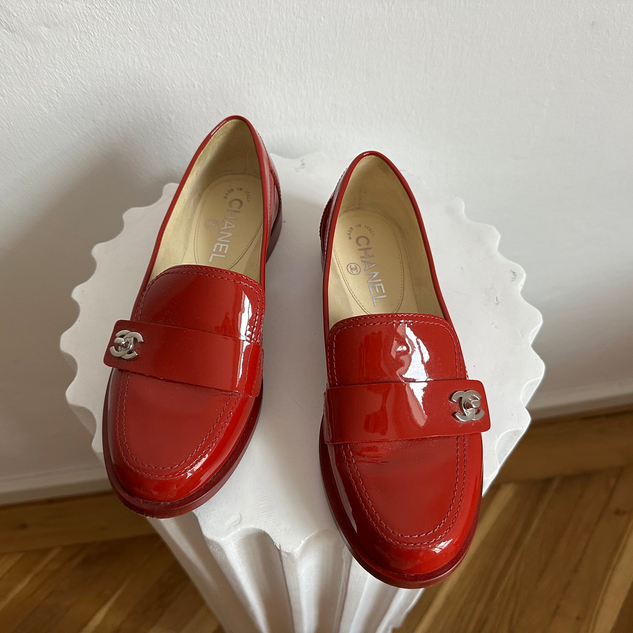 Chanel CC logo Red Patent Leather Loafers 37