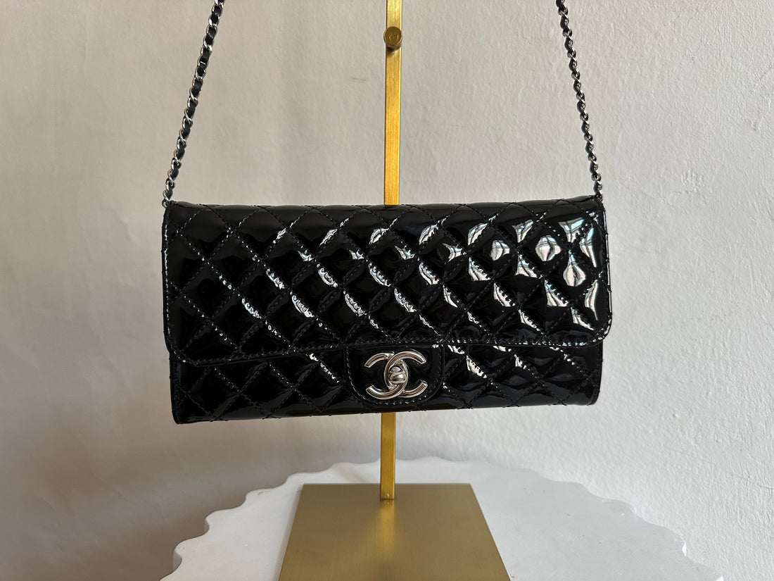 Chanel Classic Wallet on Chain